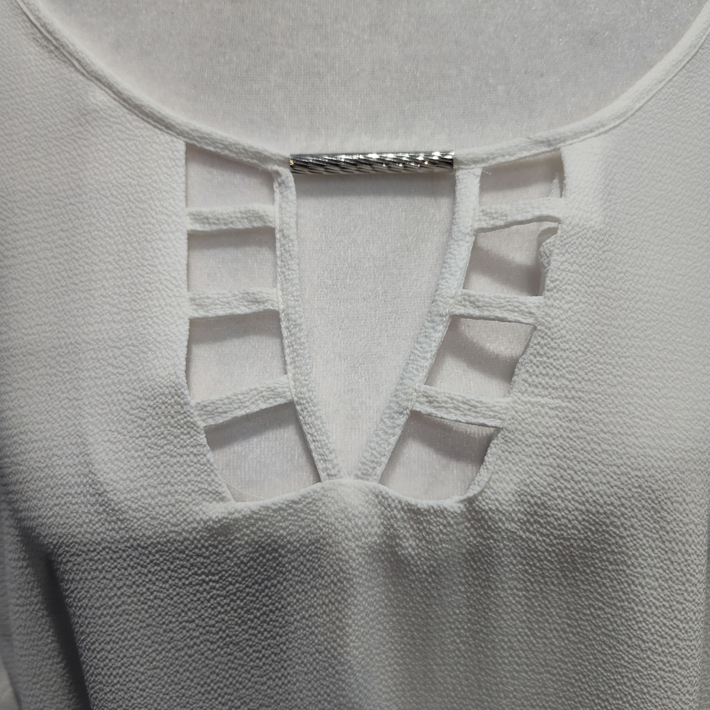 Avenue White Women's Sleeveless Top